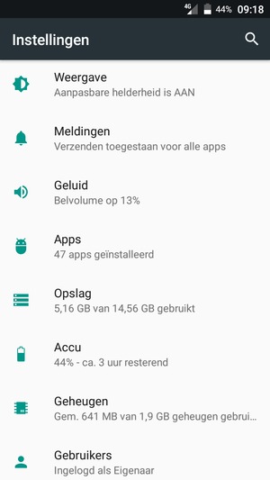 Keer terug naar het Instellingen menu en scroll naar en selecteer Accu