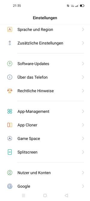Scrollen Sie und wählen Sie Nutzer und Konten