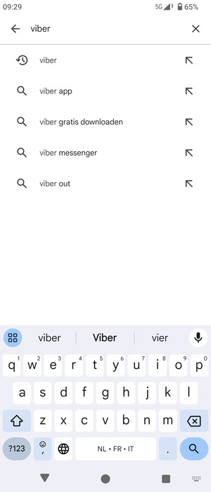 Voer de app-naam in en selecteer Zoeken