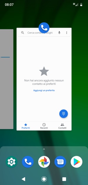 Scorri verso l'alto le app per chiuderle. Ciò ti farà risparmiare batteria.