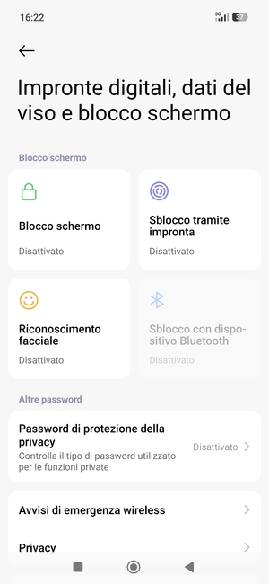Per attivare il blocco dello schermo, torna al menu Impronte digitali, dati del viso e blocco schermo e seleziona Blocco schermo