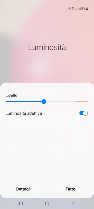 Attiva Luminosità adattiva e seleziona Fatto
