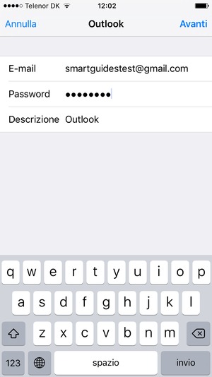Inserisci le informazioni di Gmail o Hotmail e seleziona Avanti
