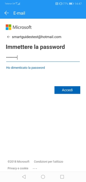 Inserisci la tua password di Hotmail e seleziona Accedi