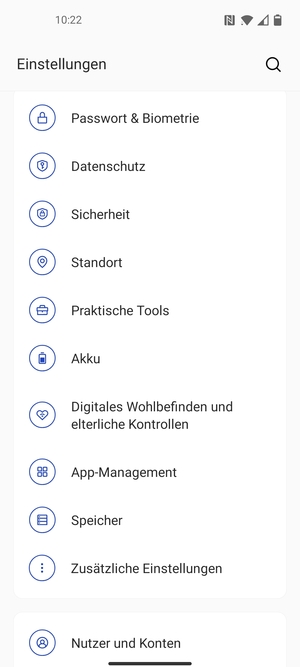 Um Ihre Bildschirmsperre zu aktivieren, gehen Sie zum Einstellungen Menü und wählen Sie  Passwort & Biometrie