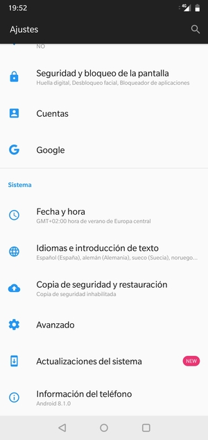Desplácese y seleccione Copia de seguridad y restauración
