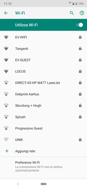 Seleziona la rete wireless a cui desideri connetterti