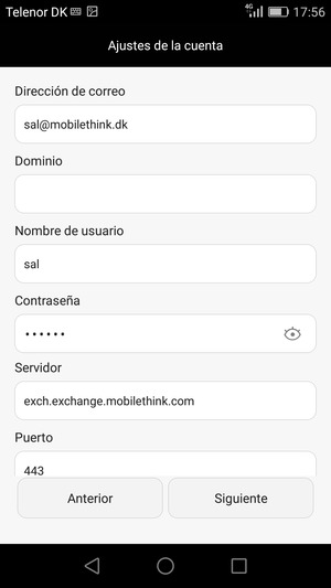 Desplácese hacia abajo e introduzca la dirección del servidor Exchange. Seleccione Siguiente