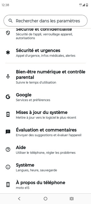 Faites défiler et sélectionnez Mises à jour du système