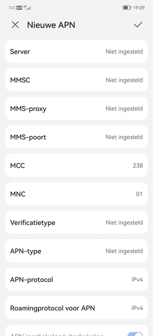 Scroll naar beneden en voer internetgegevens in