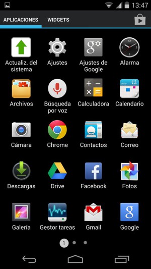 Desplácese y seleccione Ajustes