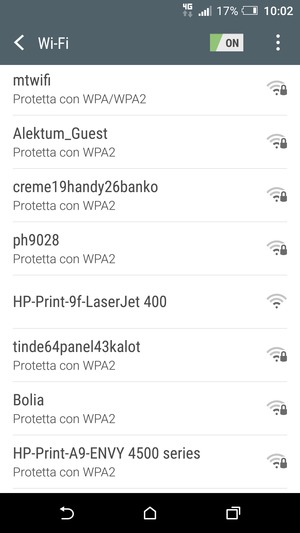 Seleziona la rete wireless a cui desideri connetterti