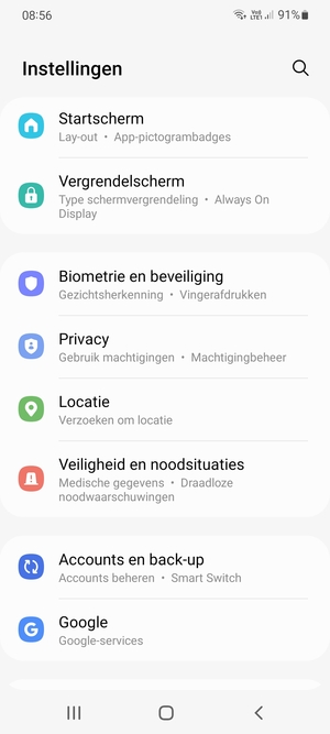 Scroll naar en selecteer Accounts en back-up