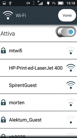 Seleziona la rete wireless a cui desideri connetterti