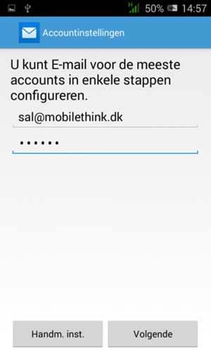 Voer uw Gmail of Hotmail adres en wachtwoord in. Selecteer Volgende