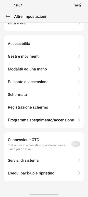 Scorri e seleziona Esegui back-up e ripristino