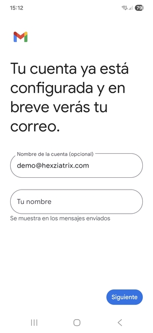 Déle a su cuenta un nombre e introduzca su nombre. Seleccione Siguiente