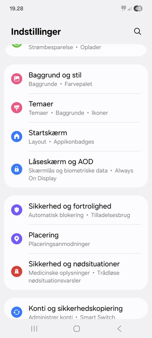 Scroll til og vælg Sikkerhed og fortrolighed