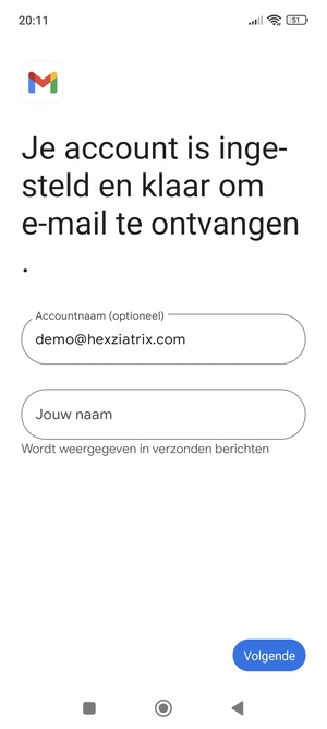 Geef uw account een naam en voer uw naam in. Selecteer Volgende