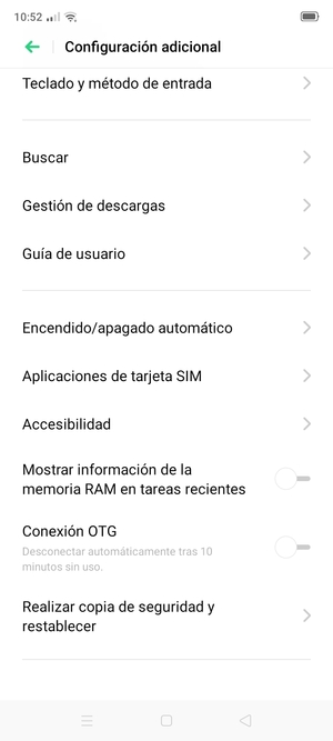 Desplácese y seleccione Realizar copia de seguridad y restablecer