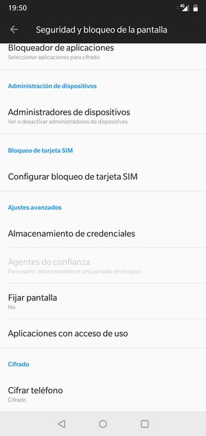 Desplácese y seleccione Configurar bloqueo de tarjeta SIM