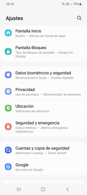 Desplácese y seleccione Cuentas y copia de seguridad