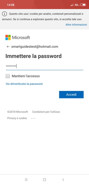 Inserisci la tua password di Hotmail e seleziona Accedi