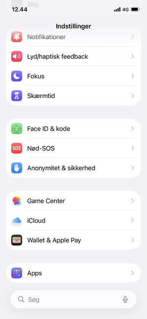 Scroll til og vælg Face ID & kode