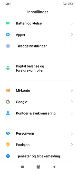Gå tilbake til Innstillinger-menyen og velg Kontoer & synkronisering