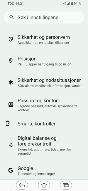 Gå tilbake til Innstillinger-menyen og velg Passord og kontoer