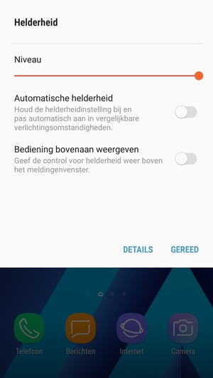 Schakel Automatische helderheid in en selecteer GEREED