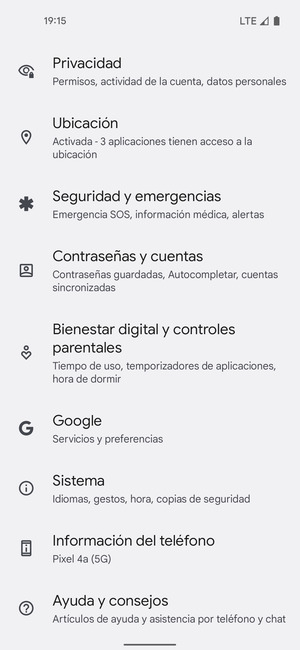 Desplácese y seleccione Contraseñas y cuentas
