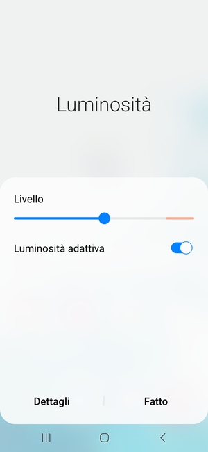 Attiva Luminosità adattiva e seleziona Fatto