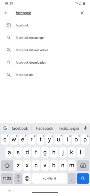 Voer de app-naam in en selecteer Zoeken
