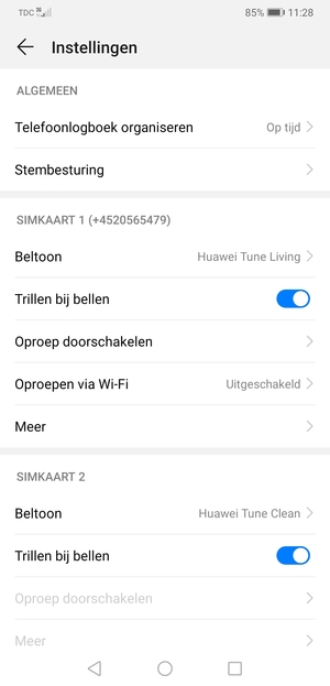 Scroll naar SIMKAART 1 of SIMKAART 2 en selecteer Meer