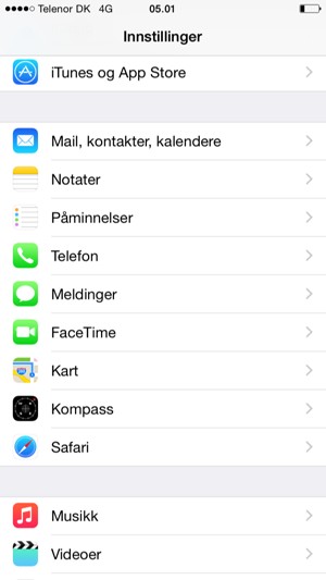 Gå tilbake til Innstillinger-menyen og bla til og velg Mail, kontakter, kalendere