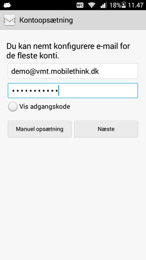 Indtast din e-mailadresse og adgangskode. Vælg Næste