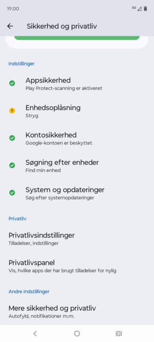 Scroll til og vælg Mere sikkerhed og privatliv