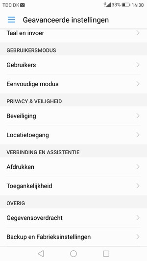 Scroll naar en selecteer Backup en Fabrieksinstellingen