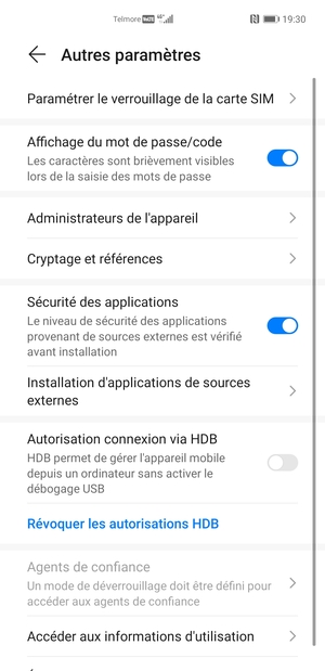 Sélectionnez Paramètrer le verrouillage de la carte SIM