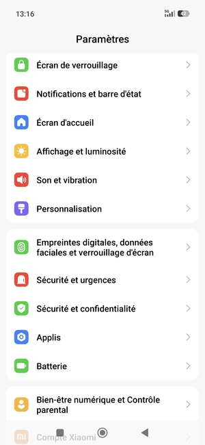 Faites défiler et sélectionnez Empreintes digitales, données faciales et verrouilage de l'ecran