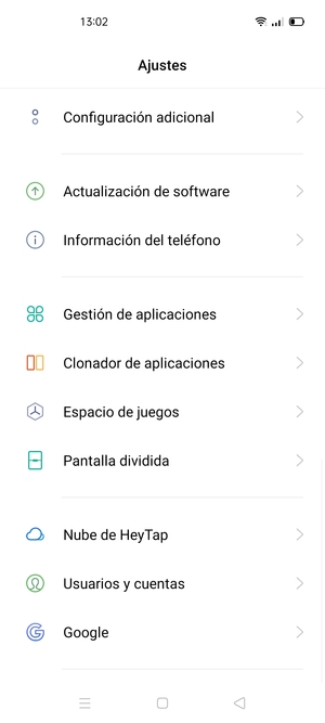 Desplácese y seleccione Usuarios y cuentas