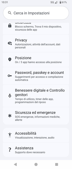 Torna al menu Impostazioni e seleziona  Password, passkey e account