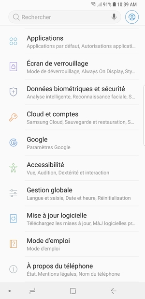 Faites défiler et sélectionnez Cloud et comptes