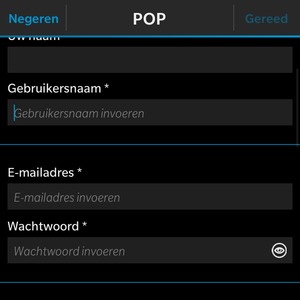 Scroll naar beneden en voer e-mailgegevens in