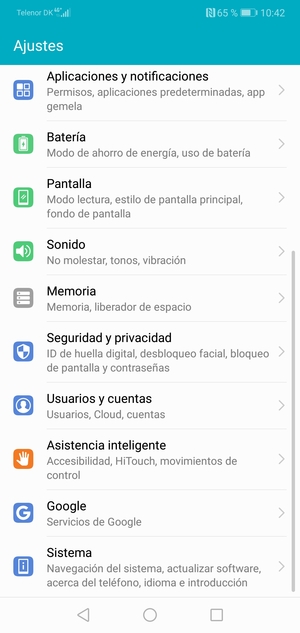 Vuelva al menú Ajustes y seleccione Usuarios y cuentas