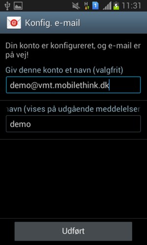 Giv din konto et navn og indtast dit navn. Vælg Udført