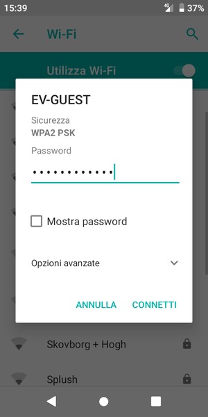 Inserisci la password del Wi-Fi e seleziona CONNETTI