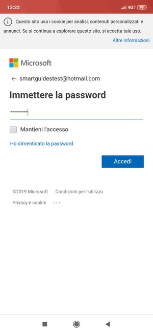 Inserisci la tua password di Hotmail e seleziona Accedi