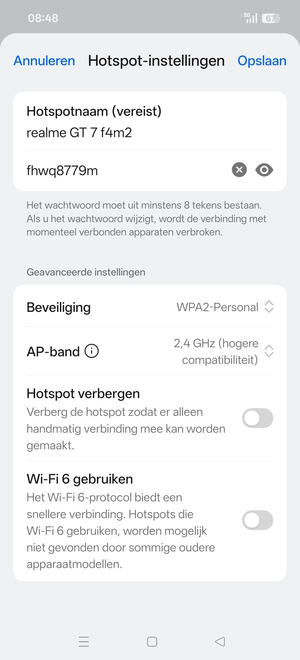 Voer een wachtwoord van een WiFi-hotspot in van ten minste 8 tekens en selecteer Opslaan